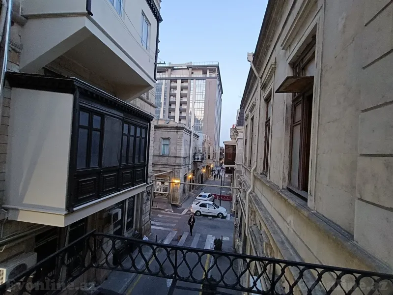 Satılır 10 otaqlı Mənzil Köhnə tikili 414 m² İçərişəhər m.