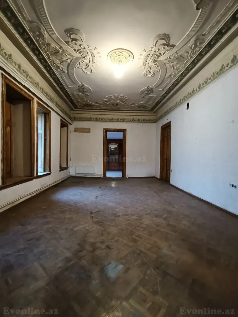 Satılır 10 otaqlı Mənzil Köhnə tikili 414 m² İçərişəhər m. - şəkil 8