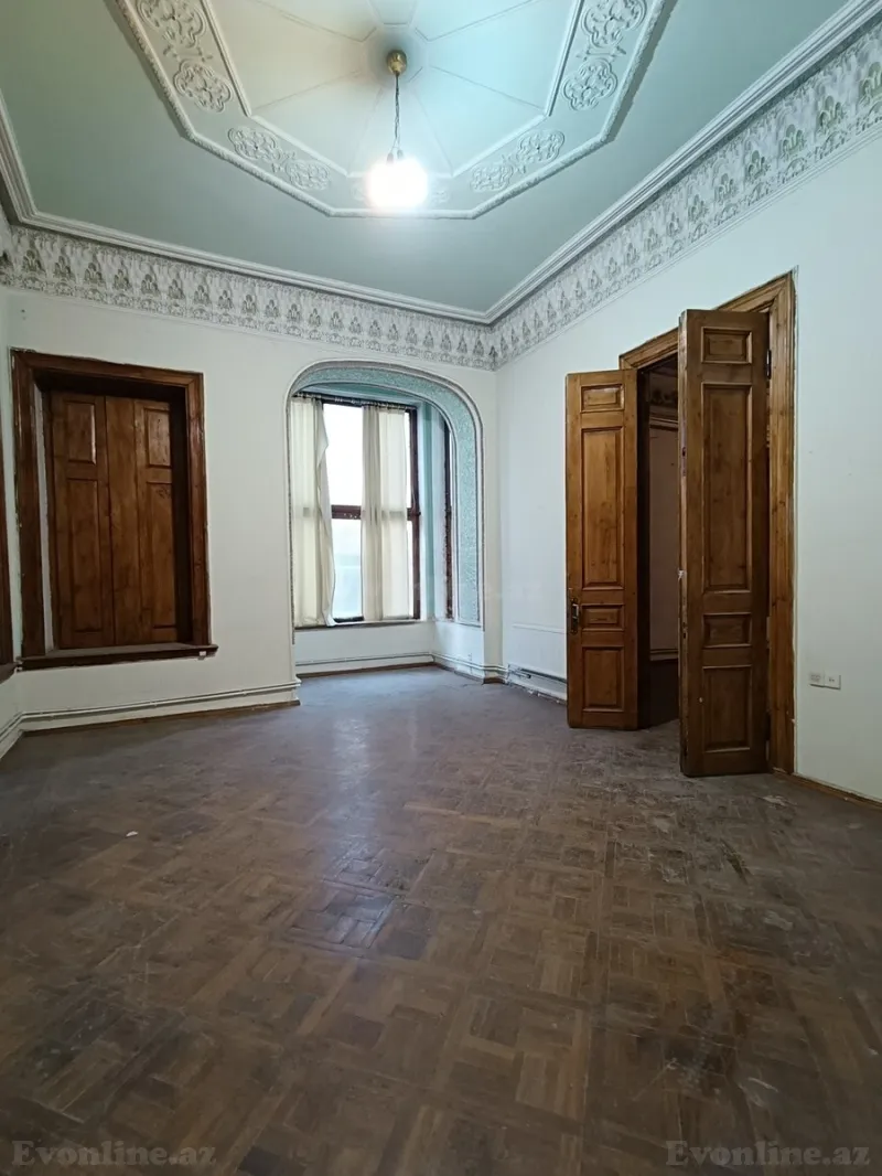 Satılır 10 otaqlı Mənzil Köhnə tikili 414 m² İçərişəhər m. - şəkil 11