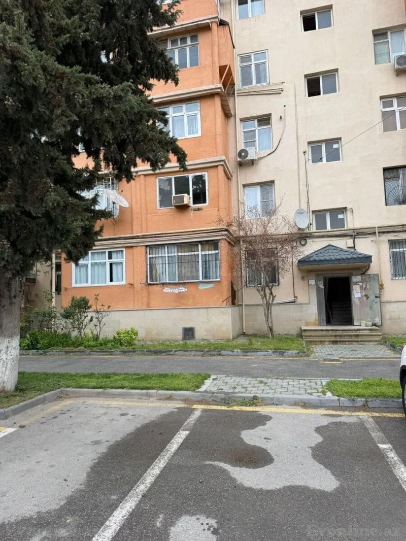 Satılır 3 otaqlı Mənzil Köhnə tikili 75 m² Qara Qarayev m.