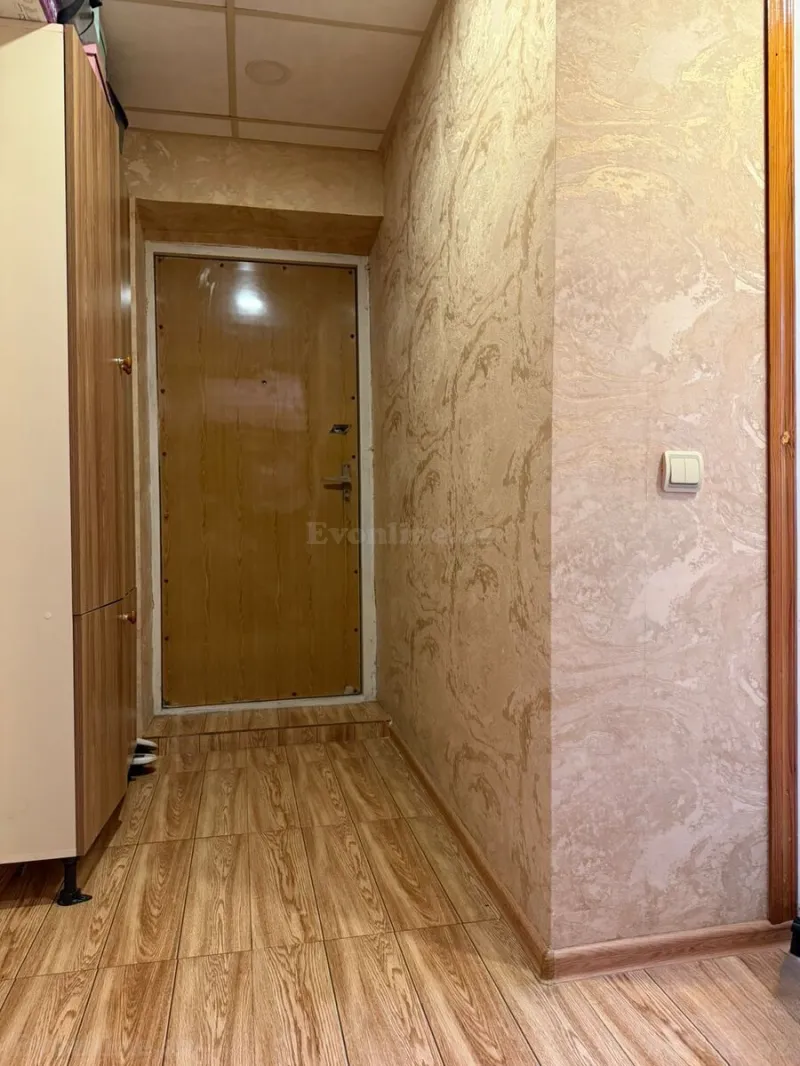 Satılır 3 otaqlı Mənzil Köhnə tikili 75 m² Qara Qarayev m. - şəkil 3