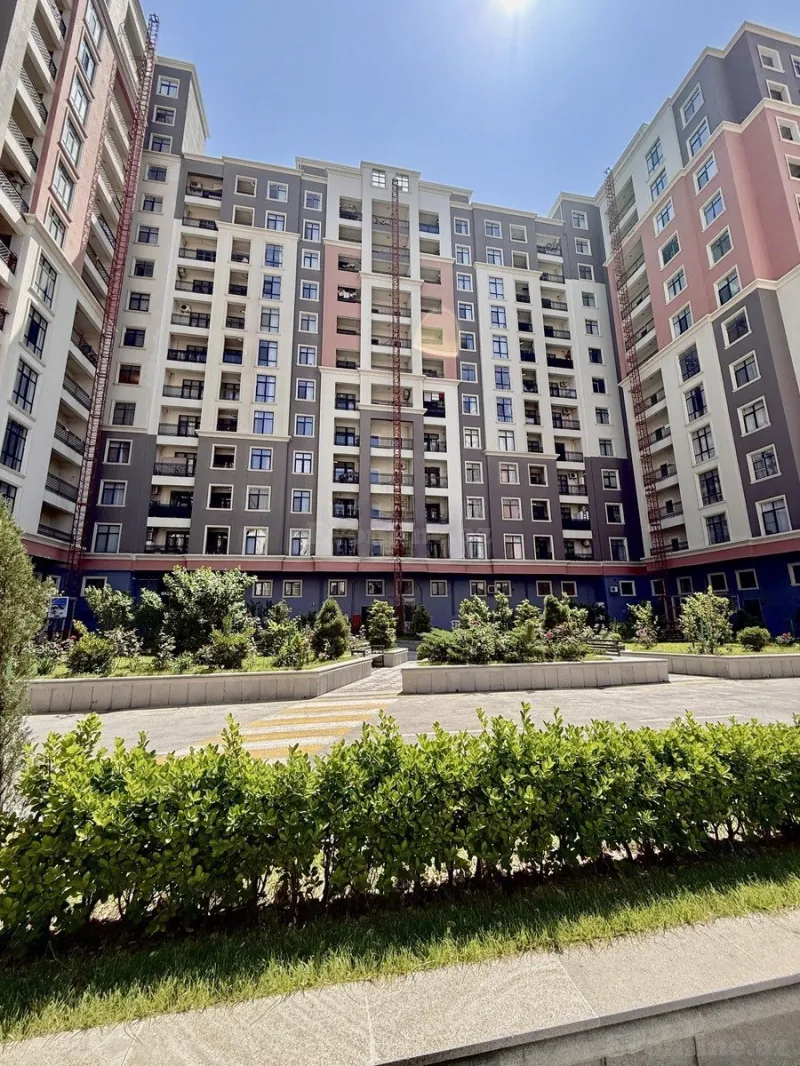 Satılır 3 otaqlı Mənzil Yeni tikili 130 m² Qara Qarayev m. - şəkil 2