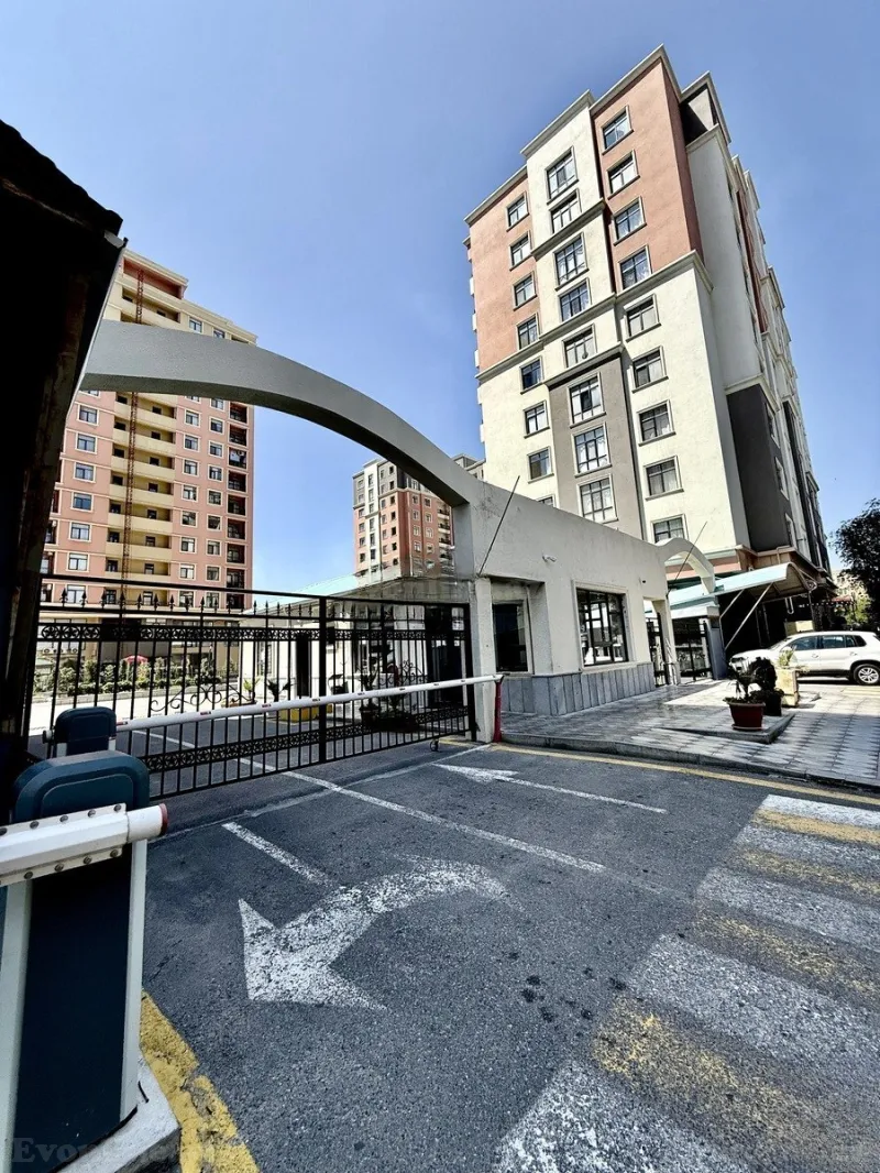 Satılır 3 otaqlı Mənzil Yeni tikili 130 m² Qara Qarayev m. - şəkil 3