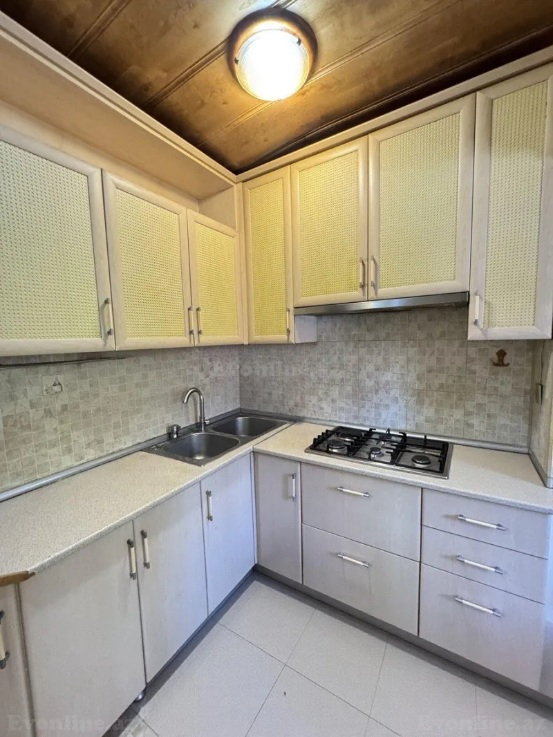 Satılır 2 otaqlı Mənzil Köhnə tikili 55 m² Nərimanov r. - şəkil 3