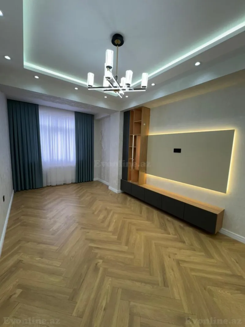 3 otaqlı Mənzil 95 m² Neftçilər m. Satılır