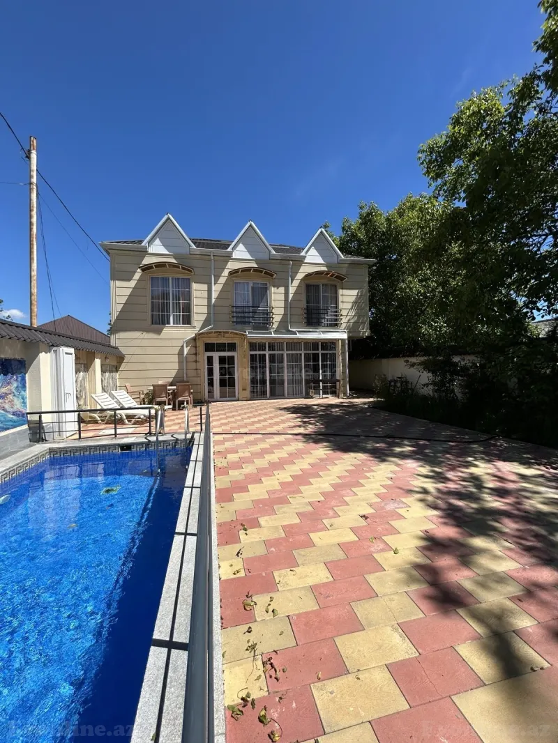 Kirayə verilir 6 otaqlı Mənzil Yeni tikili 220 m² Qəbələ