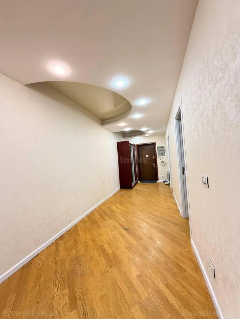Kirayə verilir 3 otaqlı Mənzil Yeni tikili 130 m² Xətai m. - şəkil 9