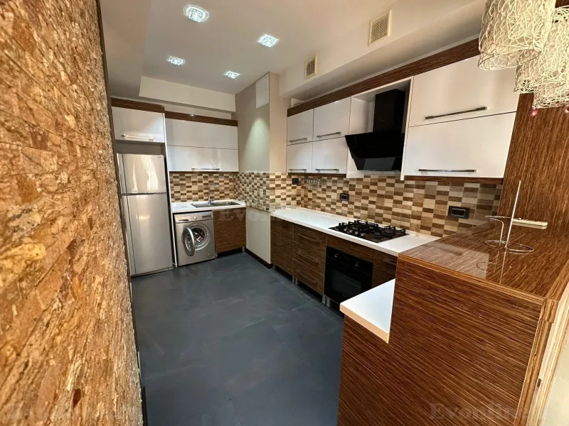 Satılır 3 otaqlı Mənzil Yeni tikili 85 m² Neftçilər m. - şəkil 4
