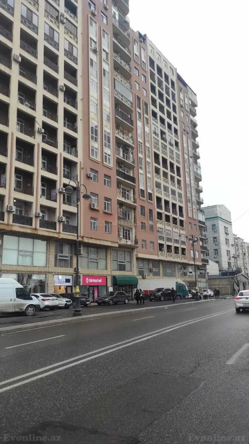 Satılır 4 otaqlı Mənzil Yeni tikili 183 m² Elmlər Akademiyası m. - şəkil 3