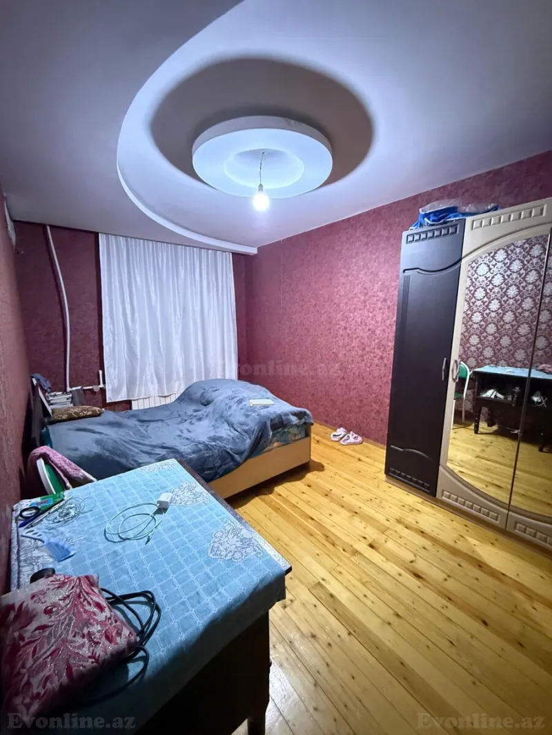 Satılır 2 otaqlı Mənzil Köhnə tikili 60 m² İnşaatçılar m. - şəkil 2