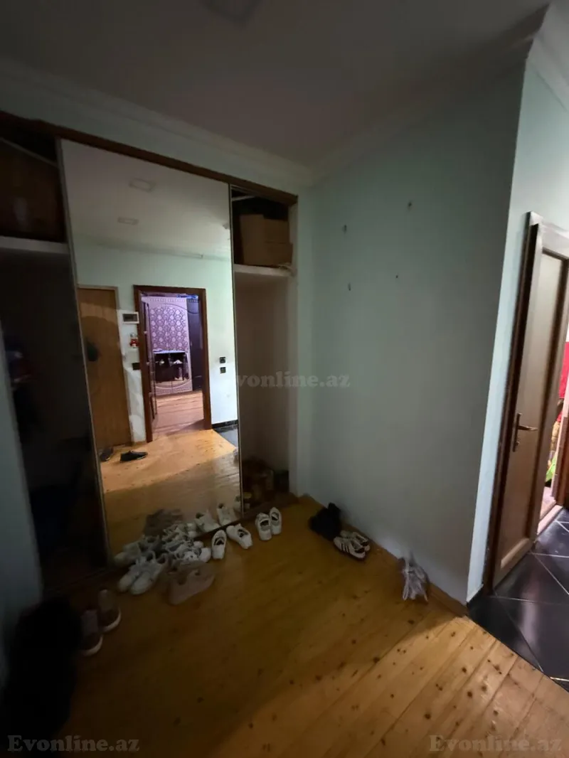Satılır 2 otaqlı Mənzil Köhnə tikili 60 m² İnşaatçılar m. - şəkil 3