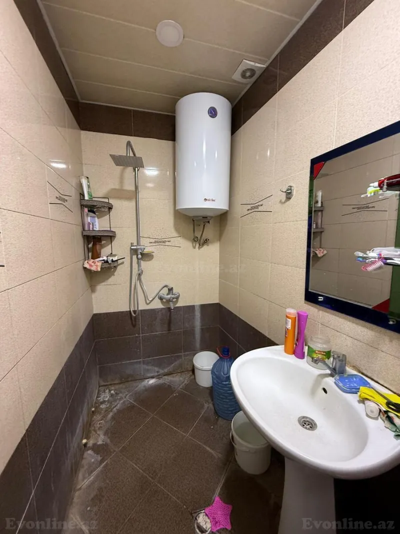 Satılır 2 otaqlı Mənzil Köhnə tikili 60 m² İnşaatçılar m. - şəkil 4