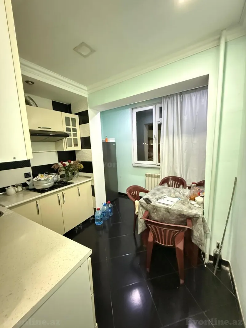 Satılır 2 otaqlı Mənzil Köhnə tikili 60 m² İnşaatçılar m. - şəkil 7