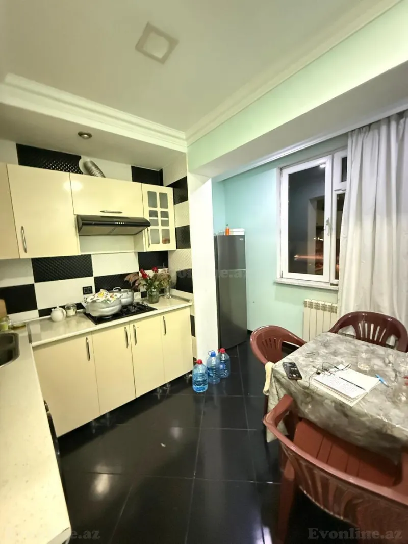 Satılır 2 otaqlı Mənzil Köhnə tikili 60 m² İnşaatçılar m. - şəkil 8