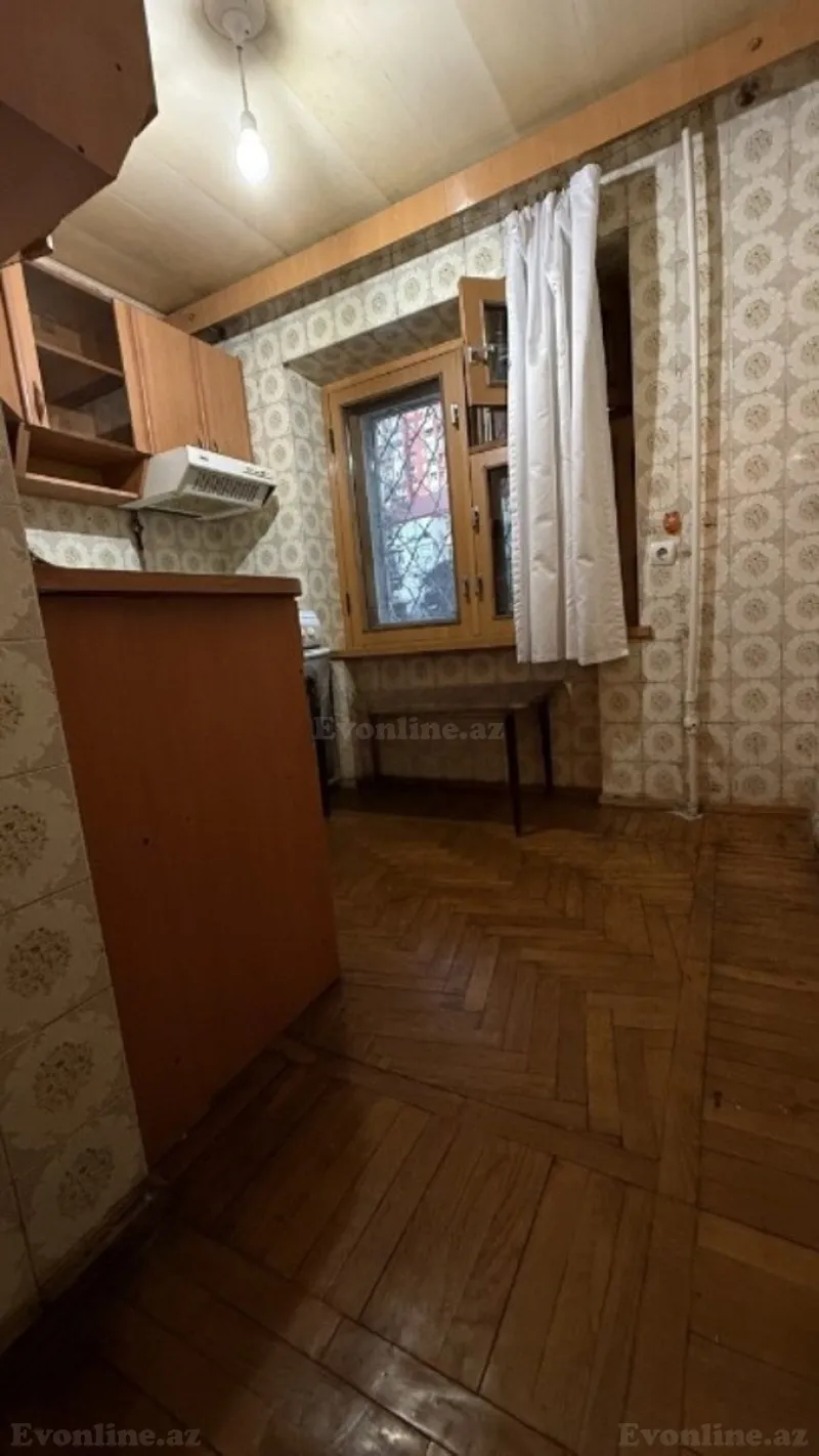 Satılır 2 otaqlı Mənzil Köhnə tikili 60 m² Neftçilər m. - şəkil 3