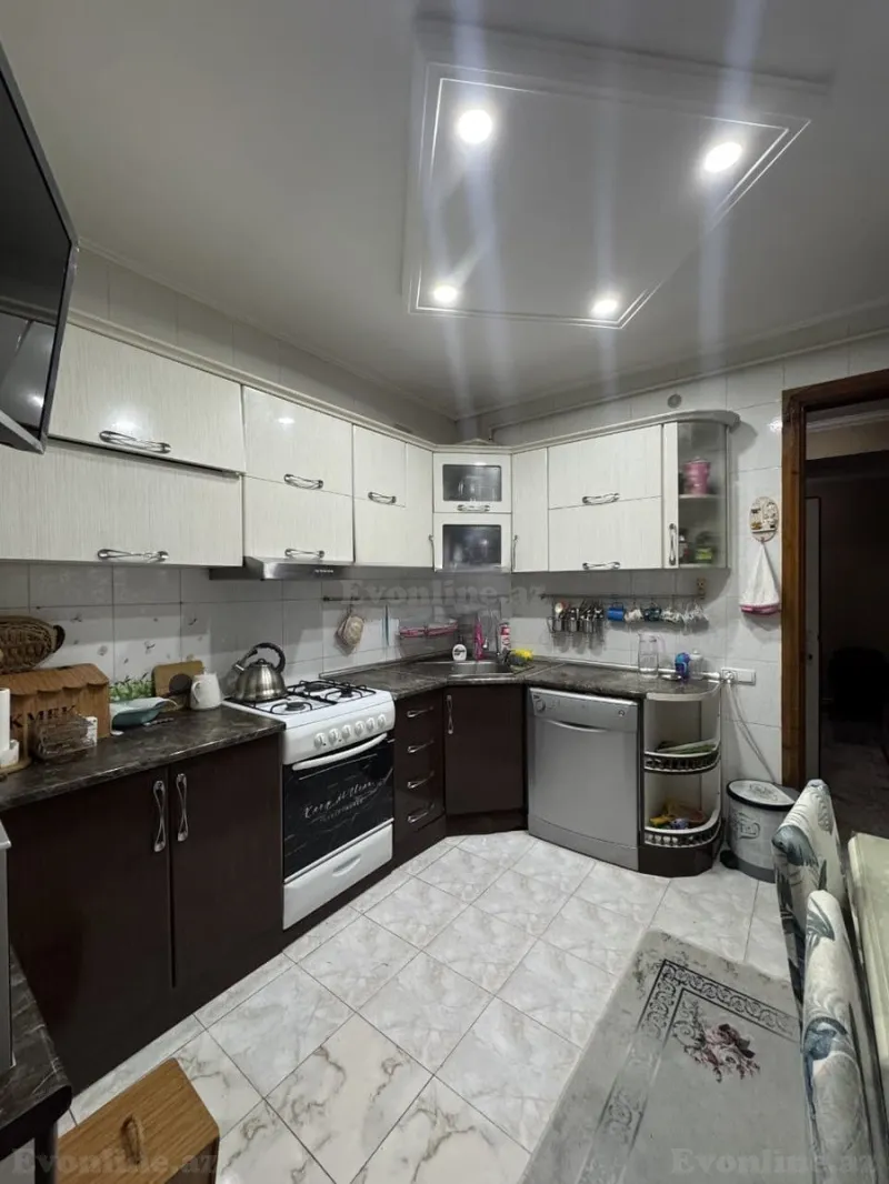 Satılır 4 otaqlı Mənzil Köhnə tikili 115 m² Bakıxanov - şəkil 9
