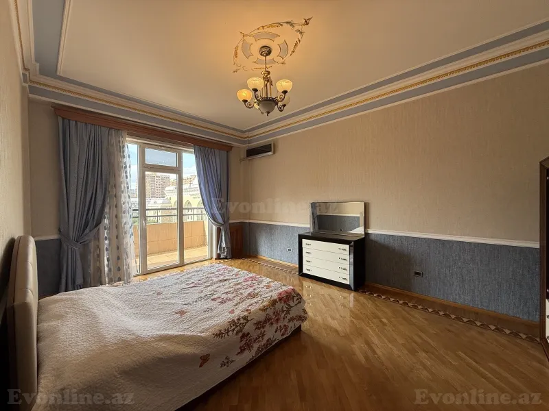 Satılır 4 otaqlı Mənzil Yeni tikili 240 m² Nəsimi r. - şəkil 16