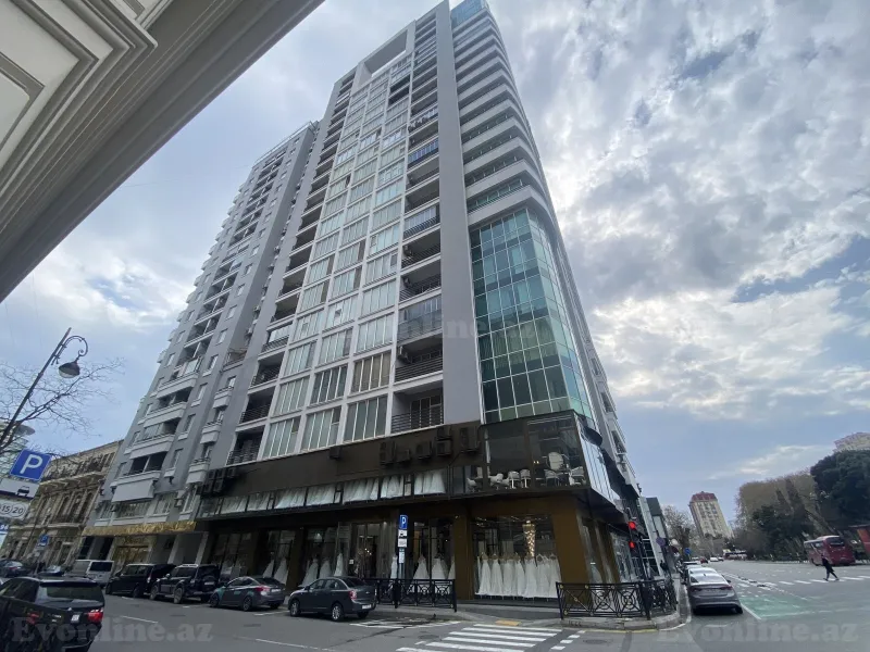 Satılır 4 otaqlı Mənzil Yeni tikili 240 m² Nəsimi r. - şəkil 28