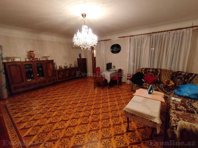Satılır 3 otaqlı Mənzil Köhnə tikili 110 m² Nəriman Nərimanov m.