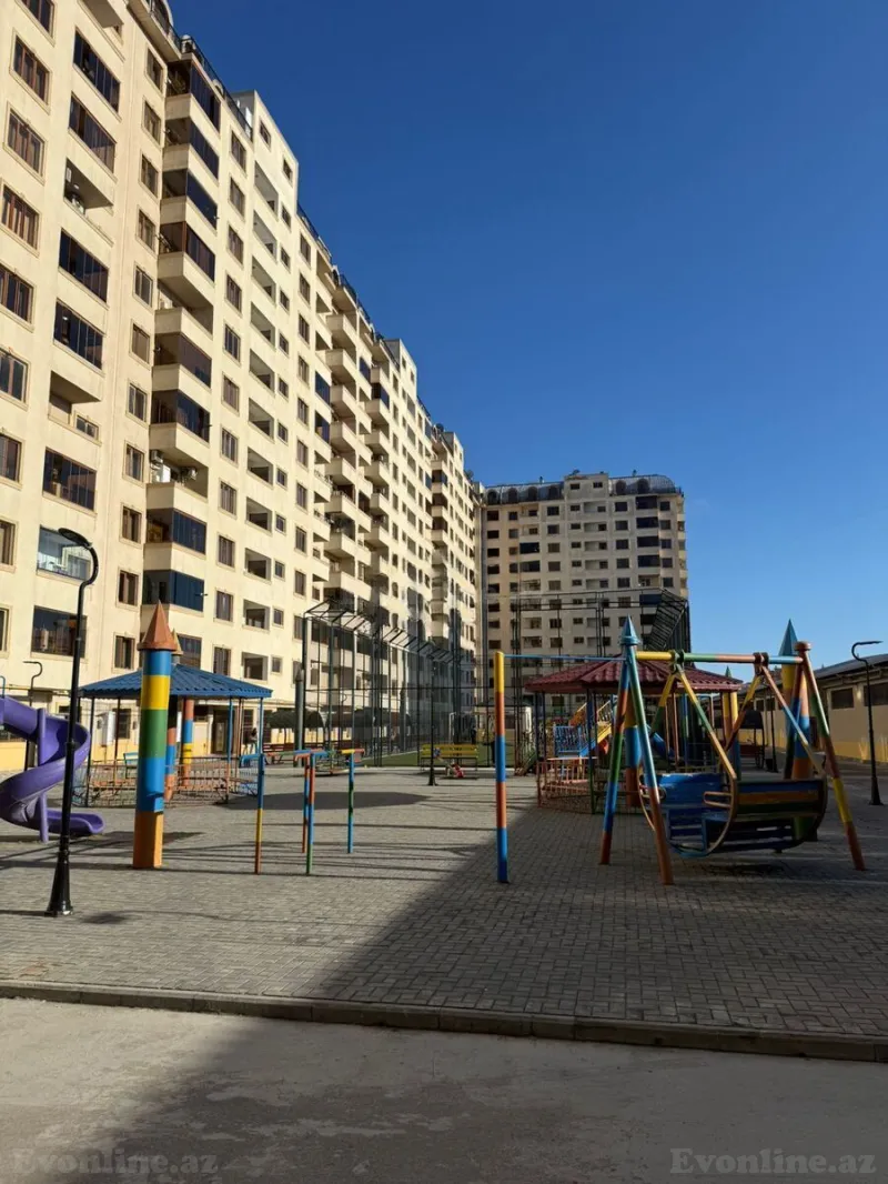 3 otaqlı Mənzil 120 m² Suraxanı r. Satılır