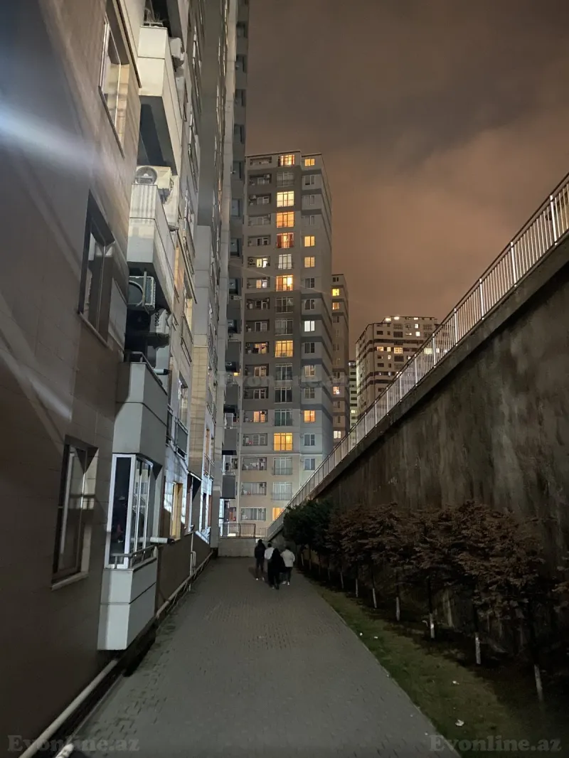 Kirayə verilir 2 otaqlı Mənzil Yeni tikili 80 m² 20 Yanvar m.