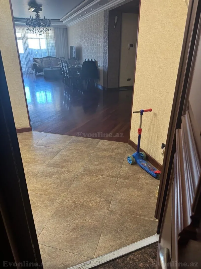 Satılır 4 otaqlı Mənzil Yeni tikili 180 m² Nəsimi r. - şəkil 9