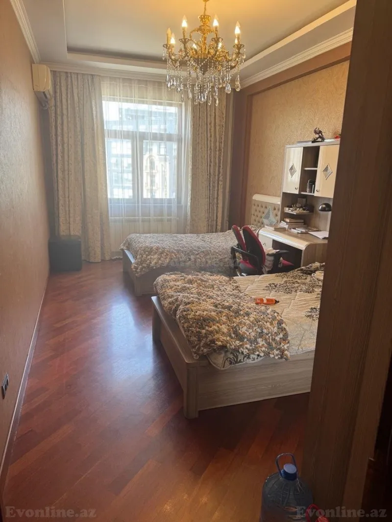 Satılır 4 otaqlı Mənzil Yeni tikili 180 m² Nəsimi r. - şəkil 16