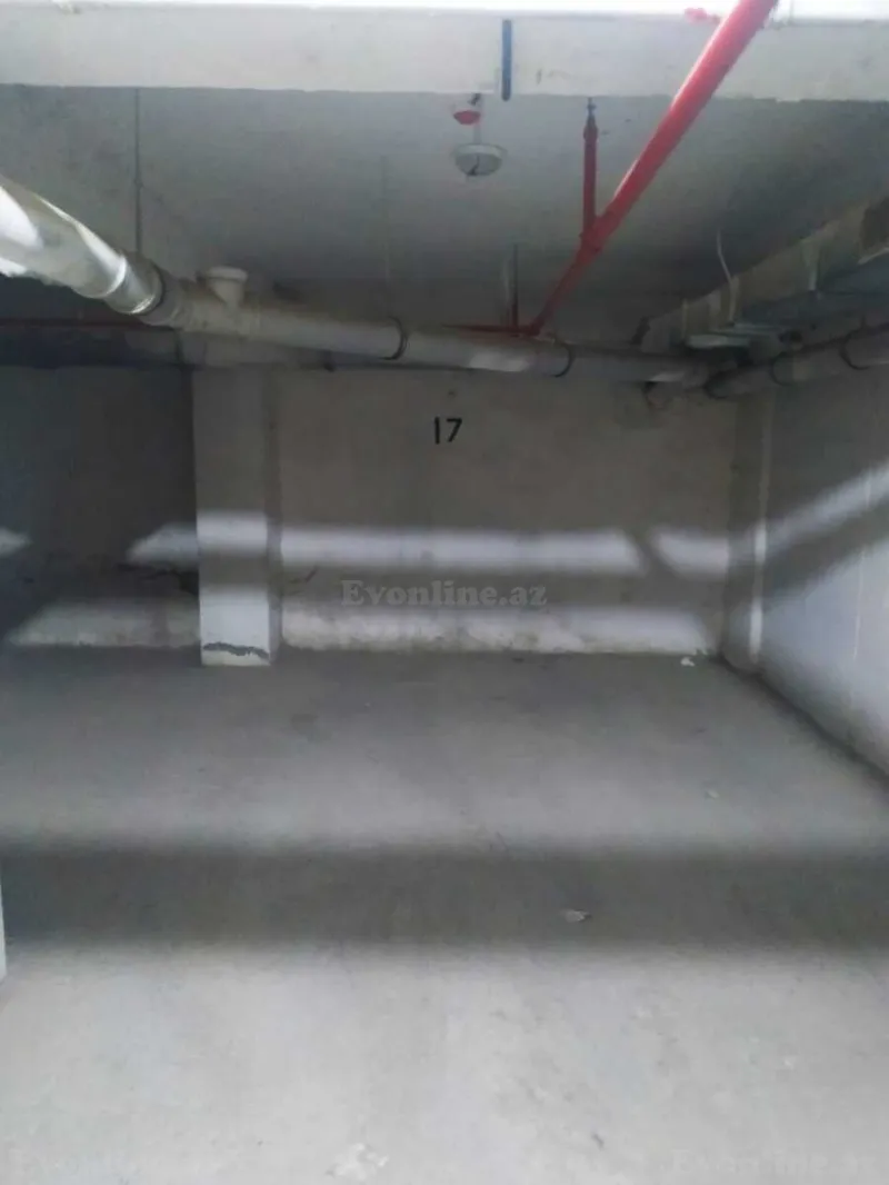 Satılır Qaraj 18 m² İnşaatçılar m.