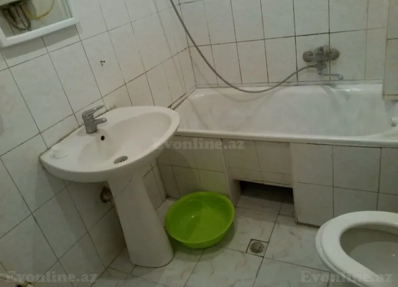Kirayə verilir 2 otaqlı Mənzil Köhnə tikili 35 m² Qara Qarayev m. - şəkil 2