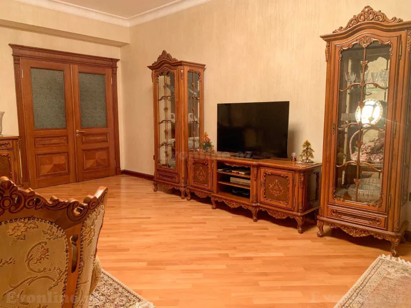 Satılır 4 otaqlı Mənzil Yeni tikili 186 m² Həzi Aslanov m. - şəkil 3