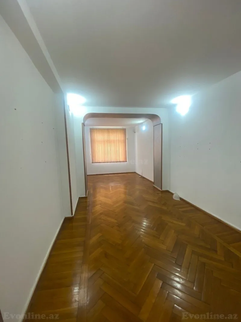 Satılır 3 otaqlı Mənzil Köhnə tikili 105 m² Sahil m. - şəkil 2