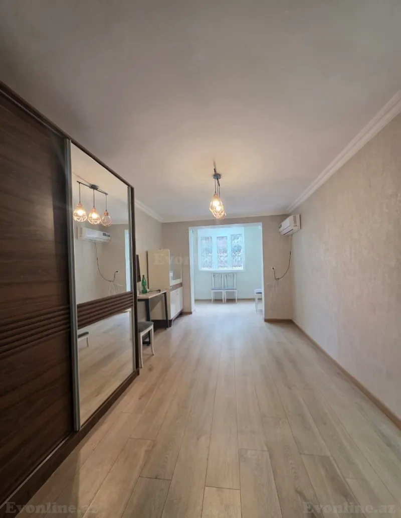 Satılır 2 otaqlı Mənzil Köhnə tikili 55 m² Elmlər Akademiyası m.