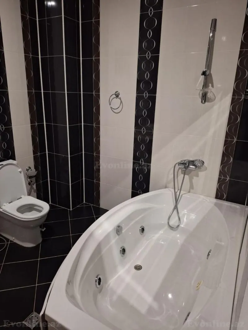 Satılır 7 otaqlı Həyət evi 400 m² Novxanı - şəkil 7