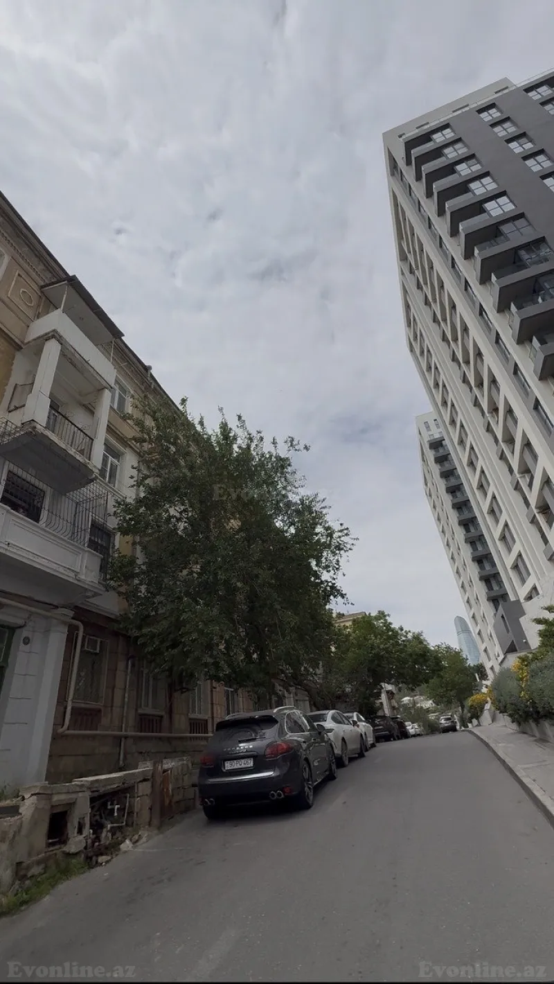 Satılır 3 otaqlı Mənzil Köhnə tikili 70 m² Bayıl