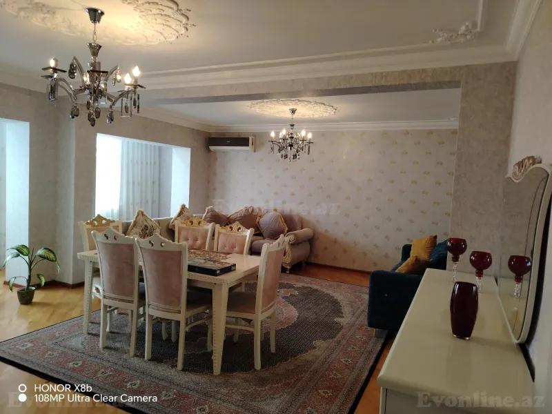 Satılır 4 otaqlı Mənzil Köhnə tikili 110 m² Həzi Aslanov m.
