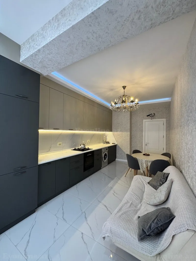 3 otaqlı Mənzil 110 m² Xətai r. Satılır