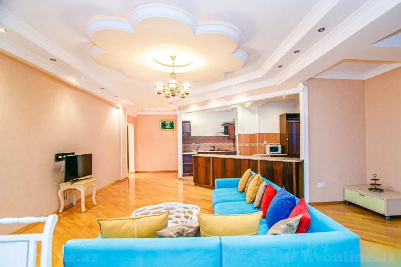 Kirayə verilir 2 otaqlı Mənzil Yeni tikili 120 m² 28 May m.