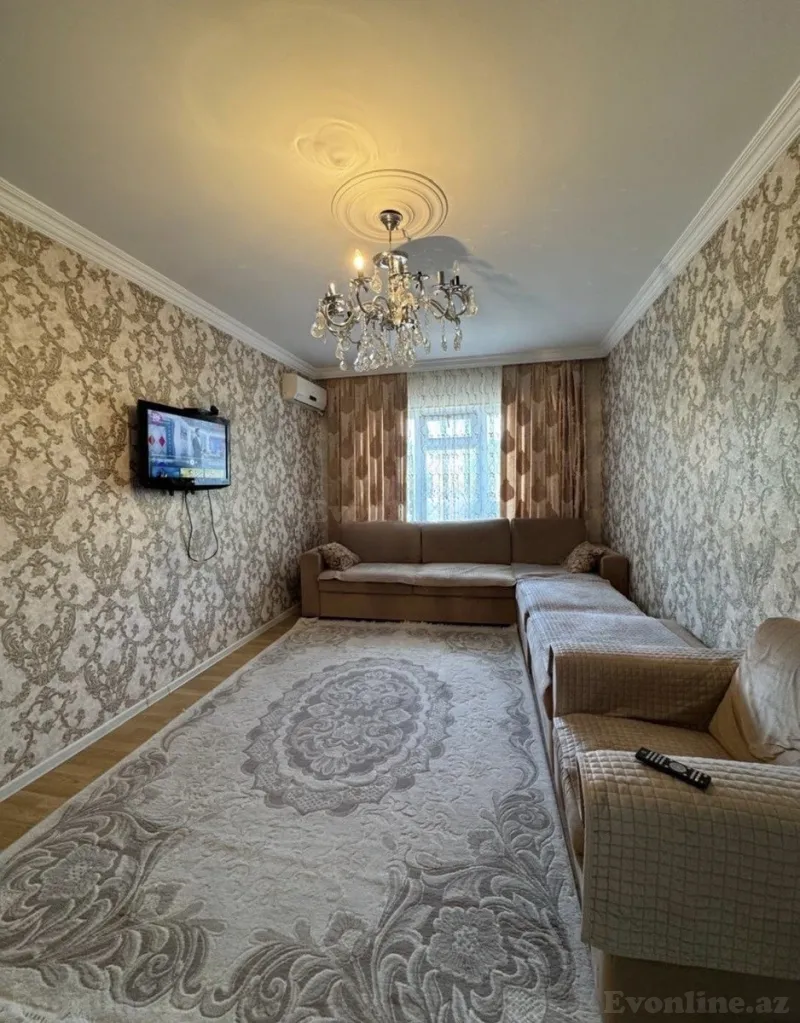 Satılır 4 otaqlı Mənzil Köhnə tikili 100 m² İnşaatçılar m.