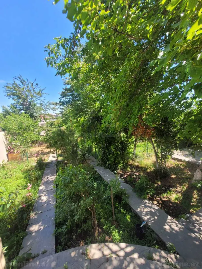 12 otaqlı Həyət evi 500 m² 9-cu mikrorayon Satılır