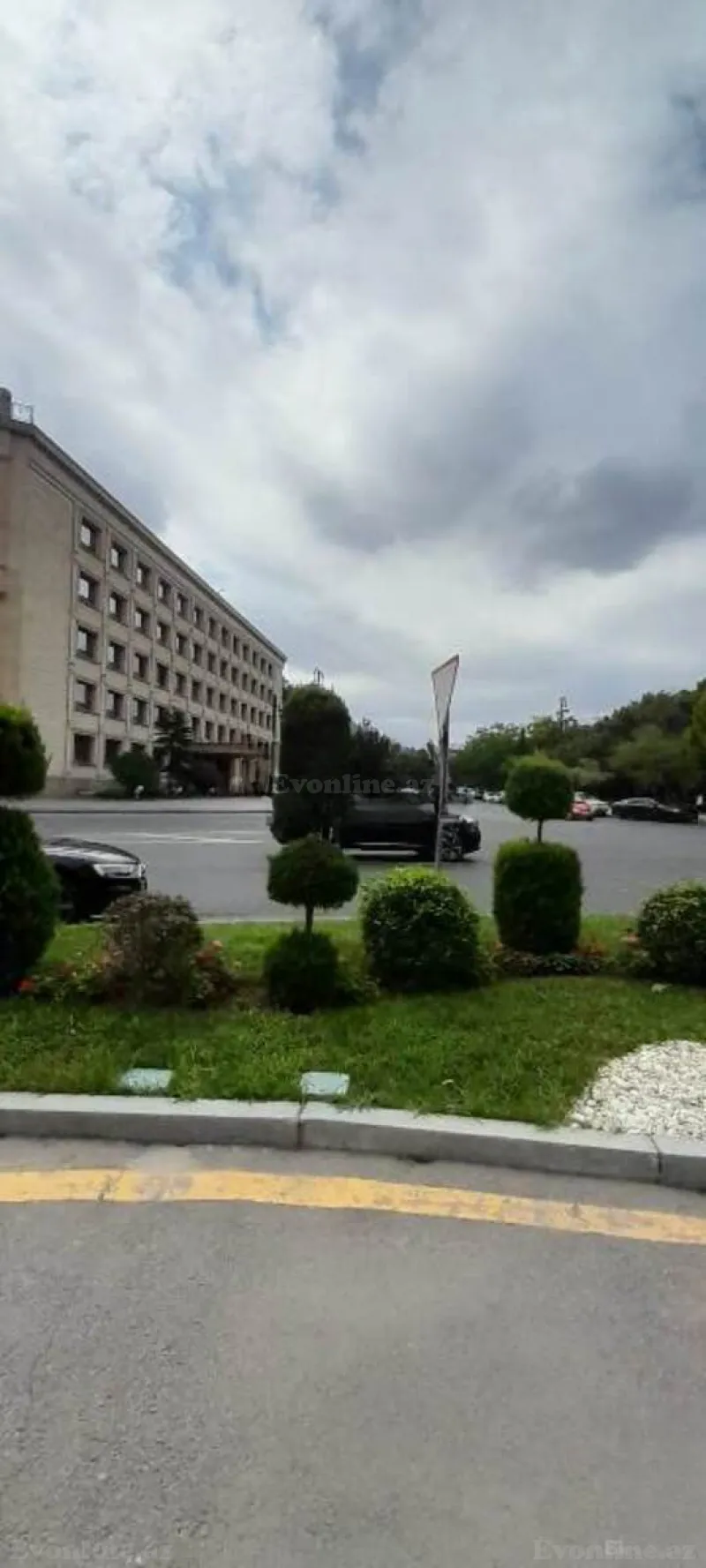 Kirayə verilir 2 otaqlı Mənzil Köhnə tikili 70 m² Elmlər Akademiyası m. - şəkil 2