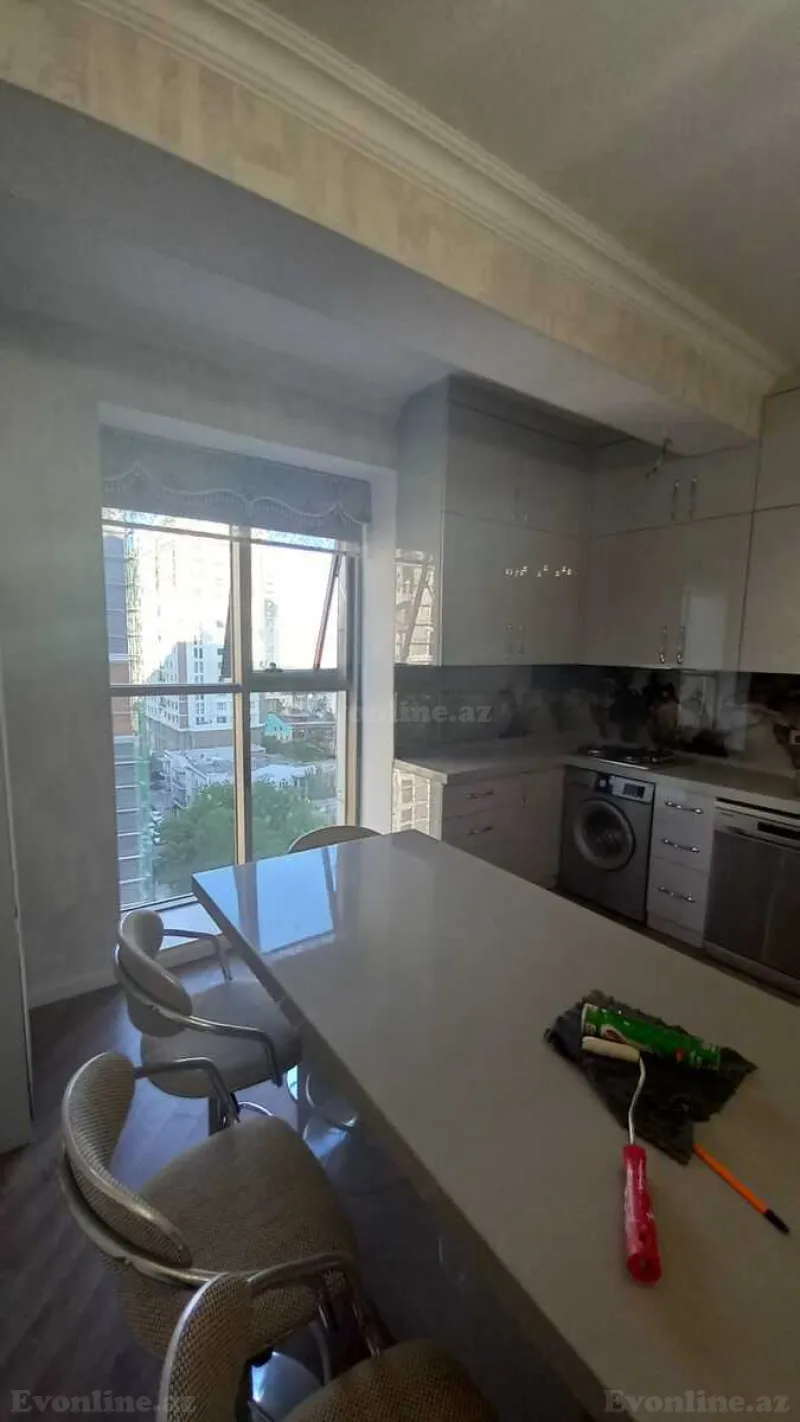Kirayə verilir 3 otaqlı Mənzil Yeni tikili 130 m² 28 May m. - şəkil 15
