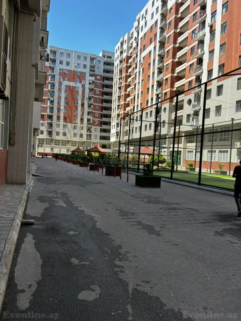 3 otaqlı Mənzil 124 m² 8 Noyabr m. Satılır