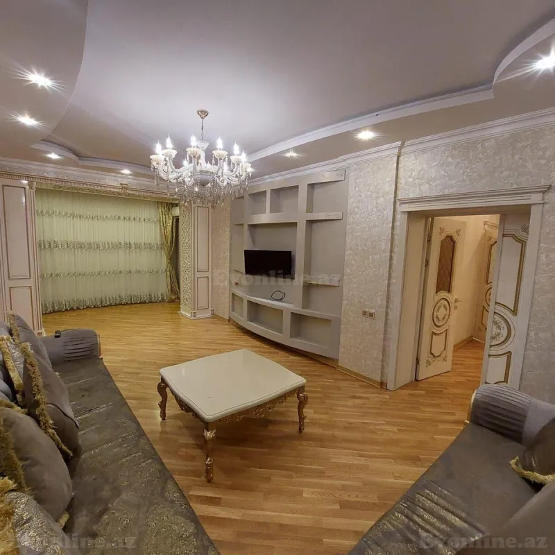 3 otaqlı Mənzil 95 m² Xətai r. Kirayə verilir