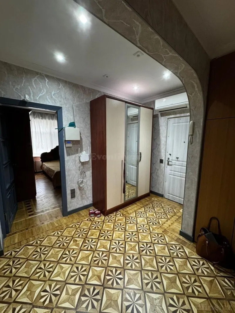 Kirayə verilir 3 otaqlı Mənzil Köhnə tikili 88 m² Elmlər Akademiyası m. - şəkil 4