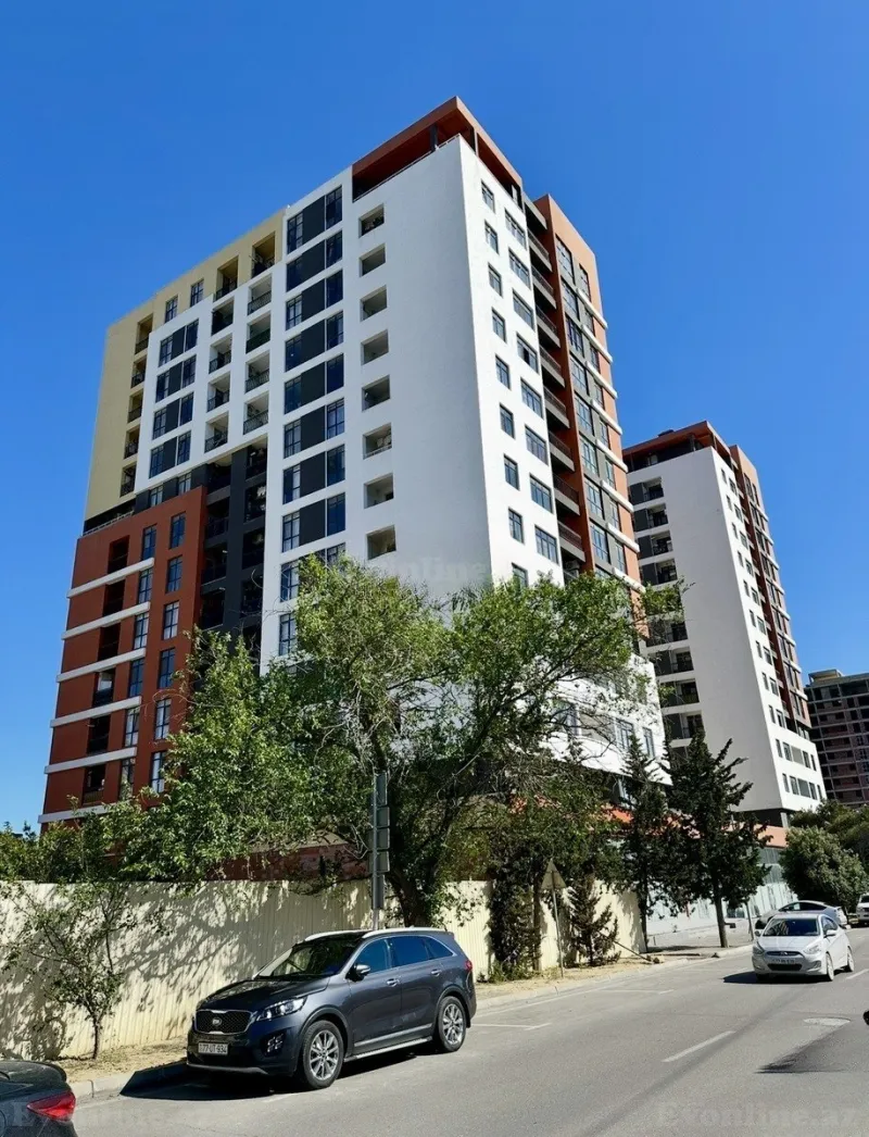 3 otaqlı Mənzil 106 m² Qara Qarayev m. Satılır