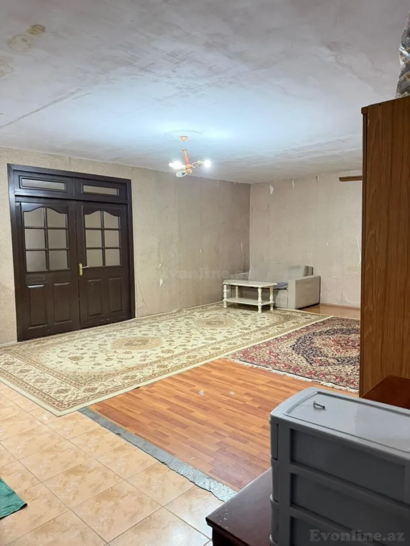 Kirayə verilir 3 otaqlı Mənzil Köhnə tikili 65 m² Elmlər Akademiyası m.