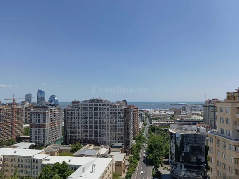 Satılır 4 otaqlı Mənzil Yeni tikili 220 m² 28 May m.