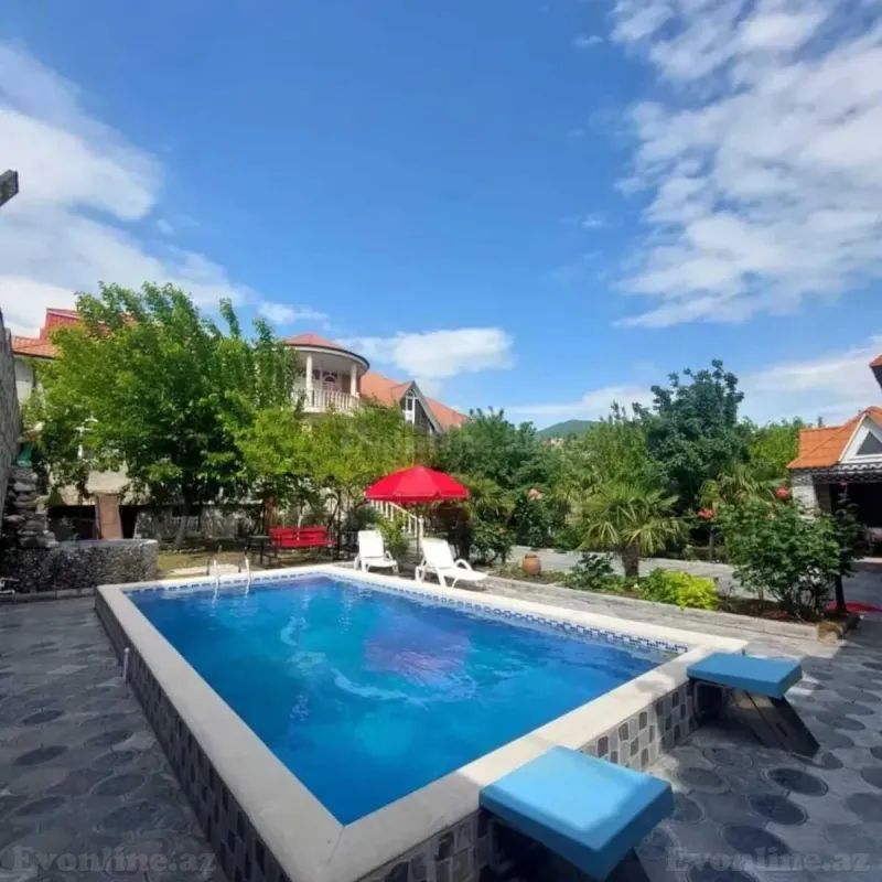 Kirayə verilir 4 otaqlı Həyət evi 400 m² Şəki