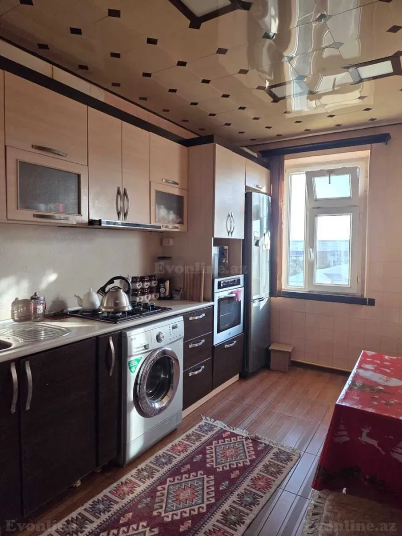 Satılır 4 otaqlı Mənzil Köhnə tikili 90 m² Sumqayıt