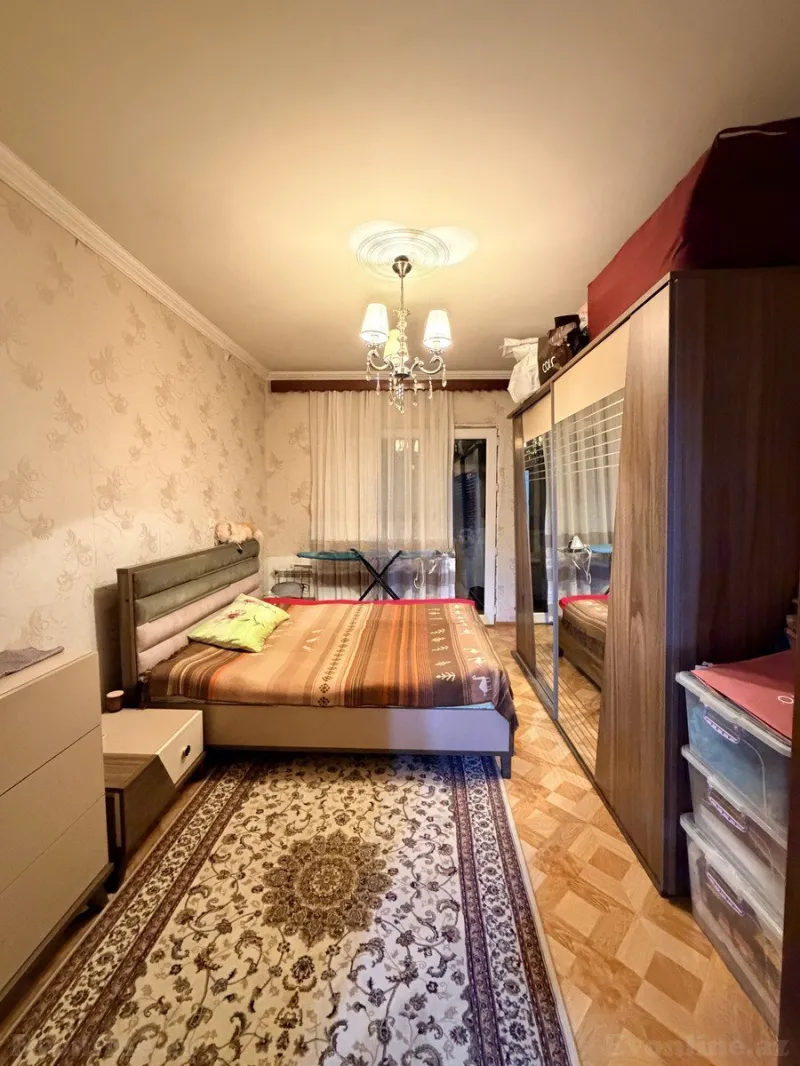 Satılır 2 otaqlı Mənzil Köhnə tikili 65 m² İnşaatçılar m. - şəkil 3